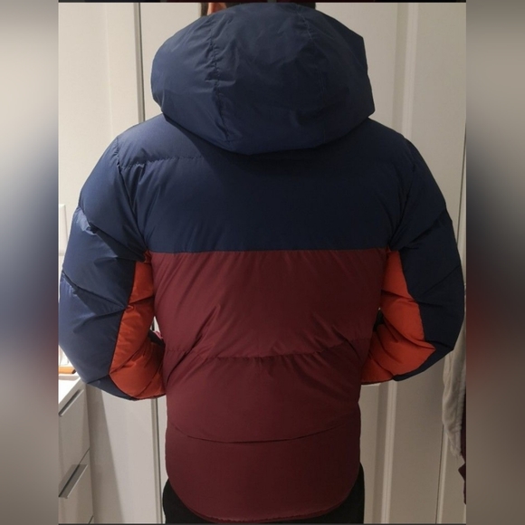 Nike hooded puffer jacket (down-filled) - Picture 2 of 5